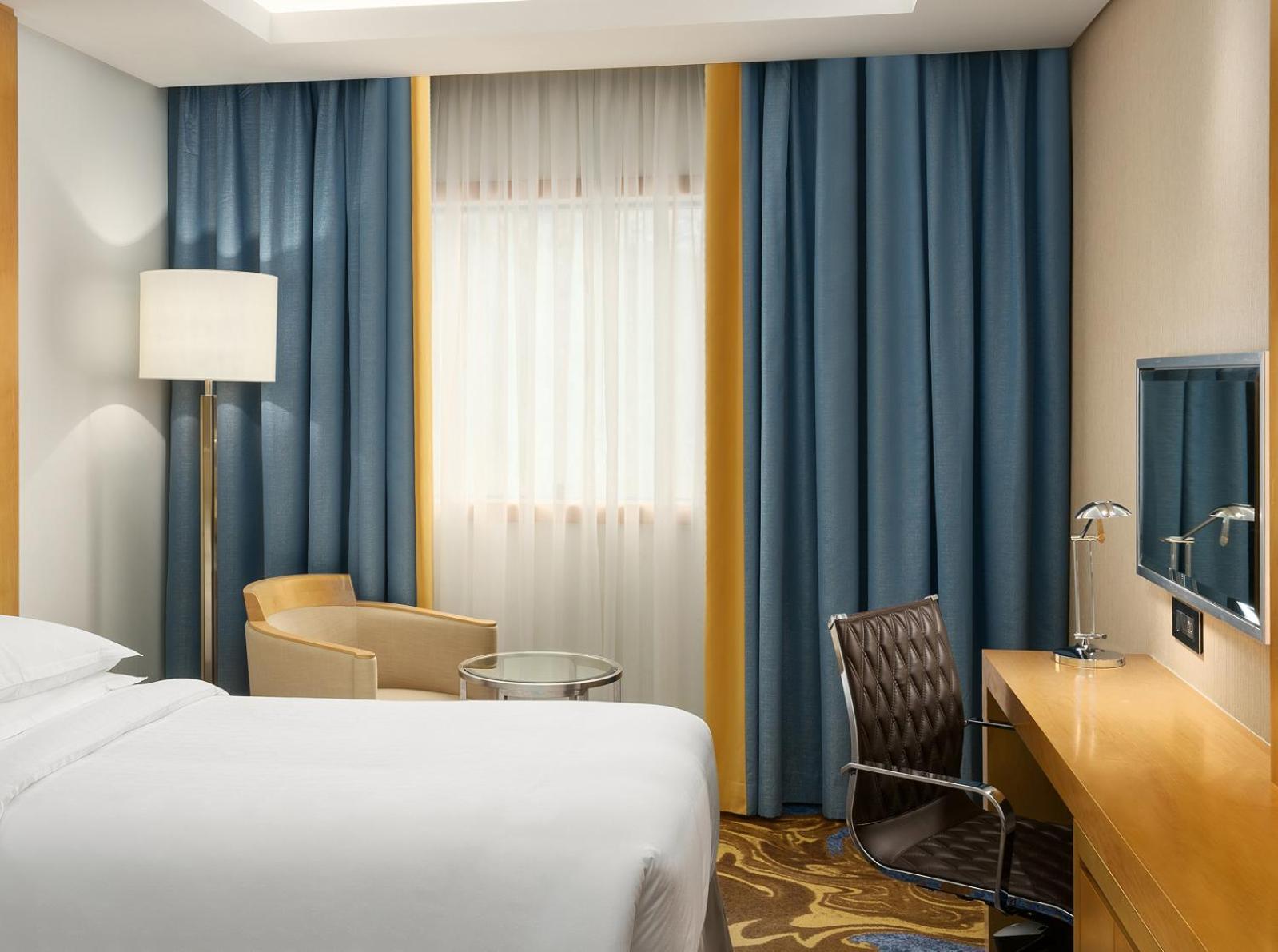 Sheraton Makkah Jabal Al Kaaba Hotel Mekka Kültér fotó A room at the hotel